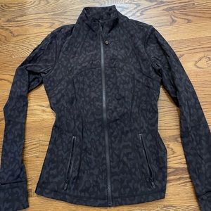 ~SOLD~ LIKE NEW Lululemon Define Jacket Size 4